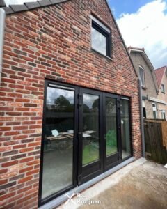 Kozijnen vervangen in Purmerend: Professionele montage van kunststof kozijnen voor energiebesparing.