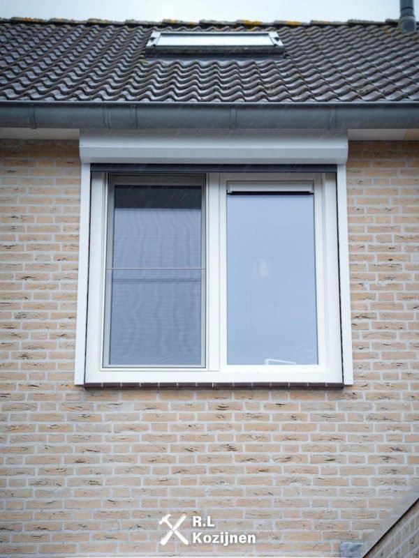 bovenraam met hor en kunststof kozijnen – geplaatst door R.L Kozijnen Noord-Holland